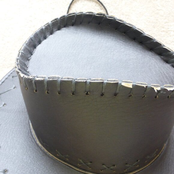 SPIRIT HALLOWEEN Men's "Gun Fighter" Western Sheriff Halloween costume - Picture 15 of 16